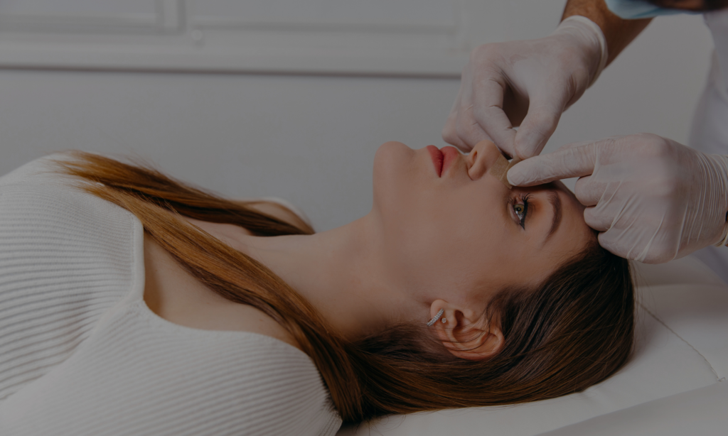 cirujano de rinoplastia cerrada